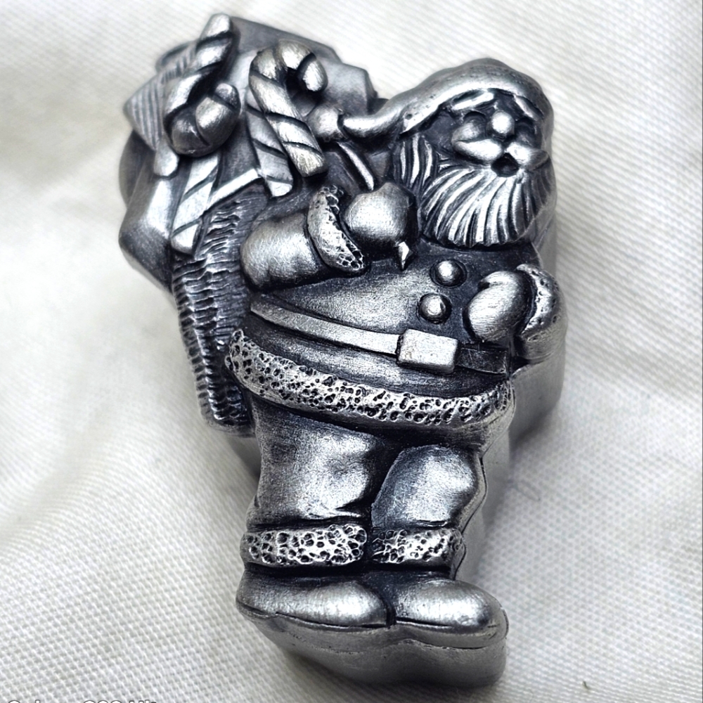 Ms. Dee pewter Santa trinket box with earrings 1.5" x 1"